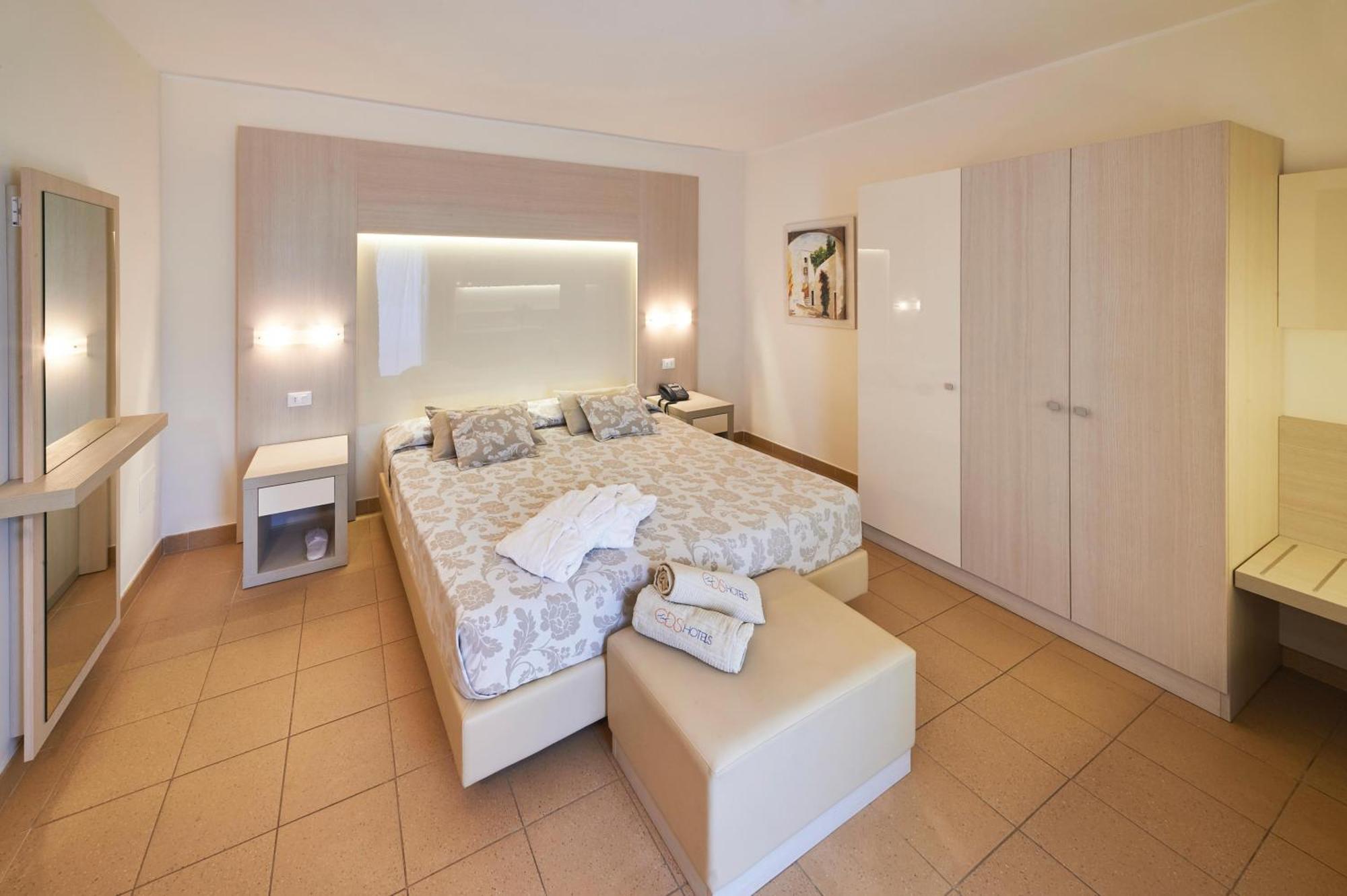 Riva Marina Resort - Cdshotels Carovigno Extérieur photo